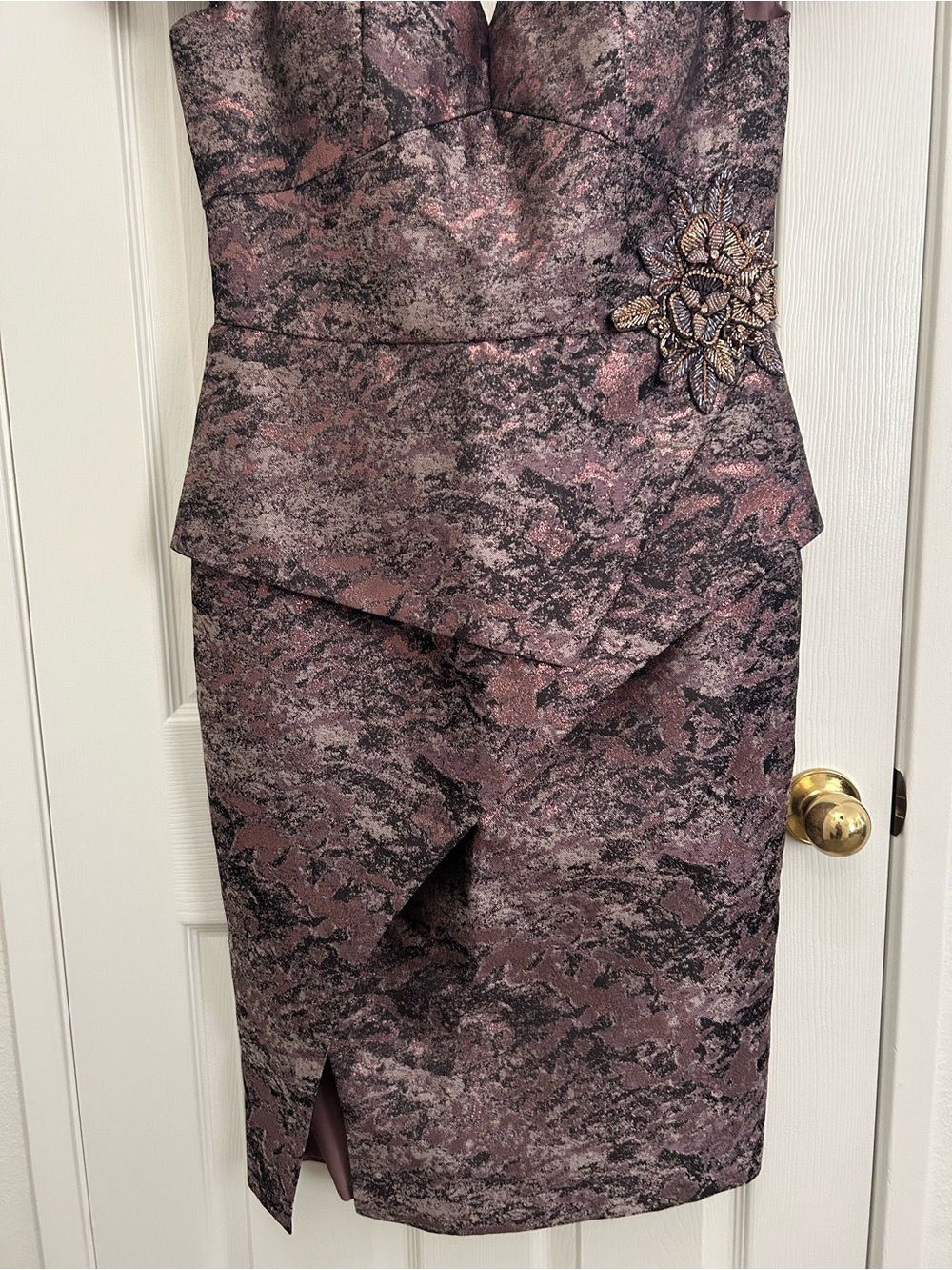 Feriani Couture 20103 Dusty Mauve Floral Jacquard V-Neck Midi Dress | Size 14 - Picture 5 of 11